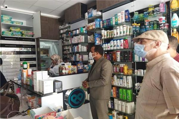 ملف فساد خطير.. كيف استطاعت شركة صيدليات غير مرخصة بافتتاح 13 فرعا في عمان!