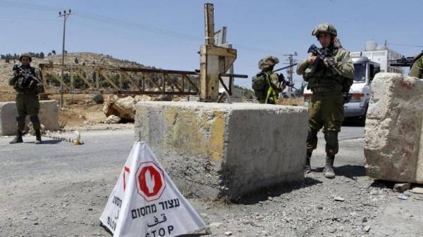 الاحتلال يفرض إغلاقا على الضفة الغربية والمعابر مع غزة من الثلاثاء