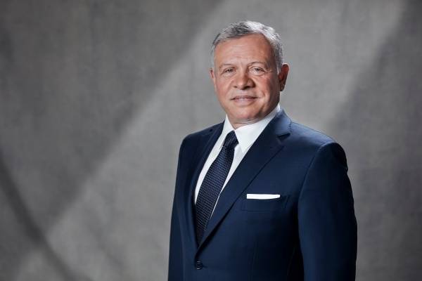 الملك يتلقى اتصالا هاتفيا من رئيس الوزراء العراقي