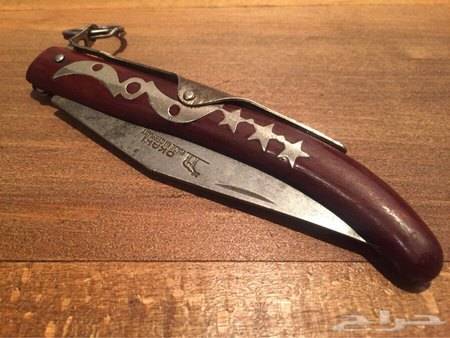 بلغ عنه مكافحة المخدرات فقتله بضربة مـوس.. تفاصيل