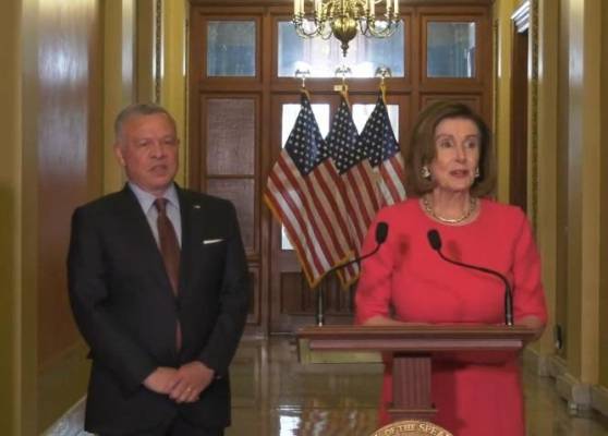 الملك يلتقي رئيسة مجلس النواب الأمريكي