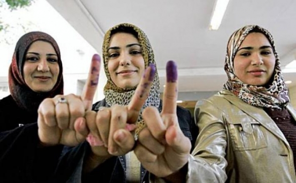لماذا تعتبر النساء المستفيد الأول من قانون الانتخاب الجديد؟