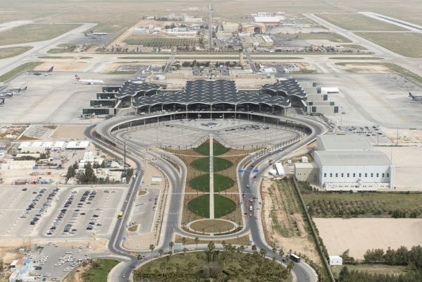 ما حقيقة توقف حركة الطائرات في مطار الملكة علياء؟