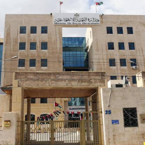 تخلت والدته عنه.. إعادة طفل من ذوي الإحتياجات الخاصة من العراق للمملكة