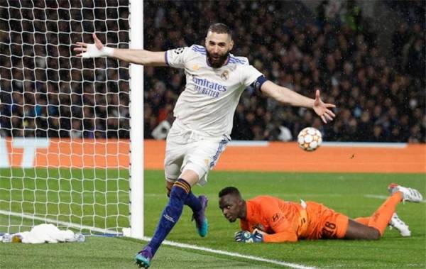 لدغة بنزيما في مرمى البلوز تحصد جائزة مميزة