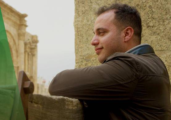 أردني يتحول من متسرب من التعليم إلى قائد تربوي