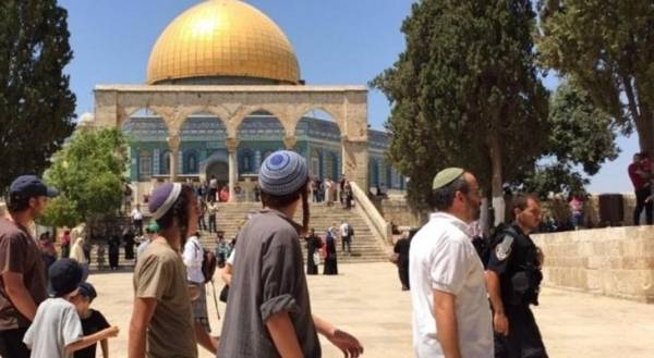 حشد استيطاني يقتحم الأقصى الأحد.. والفلسطينيون بالمرصاد