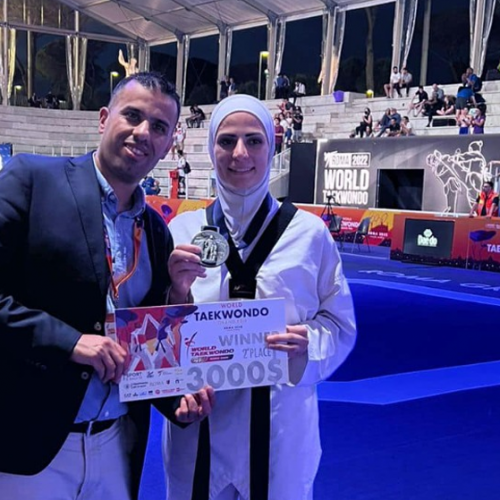 الأردنية جوليا تحرز ميدالية فضية ببطولة الجائزة الكبرى