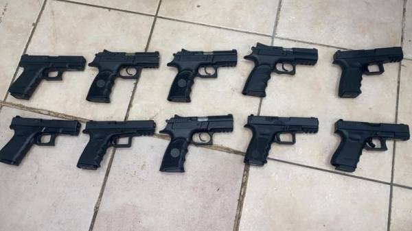 الاحتلال يزعم احباط محاولة تهريب أسلحة إلى الحدود الأردنية