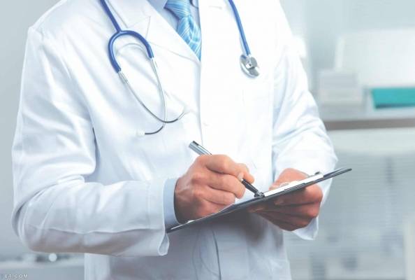 تهمة ضد طبيب بهتك عرض فتاة داخل مستشفى حكومي.. وهذا ما قاله القضاء!