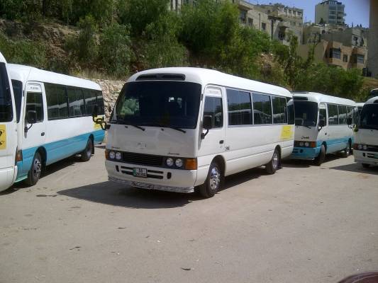 الحكومة تدرس بديلا لرفع أجرة المواصلات