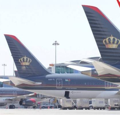 المجالي يدعو الحكومة لخفض الضريبة على تذاكر الطيران