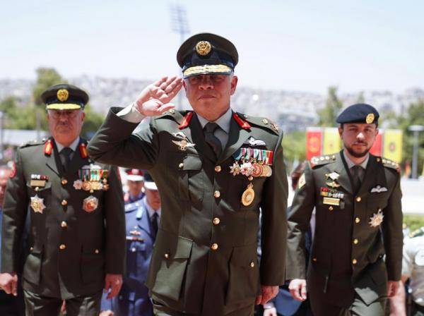 الملك لرفاق السلاح: بتضحياتكم تعلو رايات الأردن الحبيب