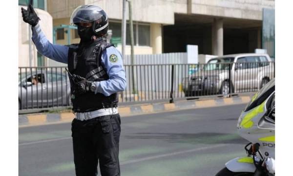 تعطل مركبة داخل نفق الصحافة