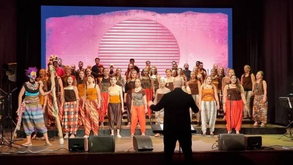 INVESTBANK الراعي البلاتيني لعرض موزاييكا أغاني الأسد الملك