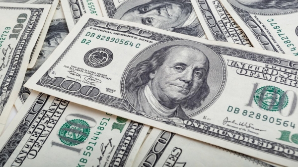 الدولار يرتفع إلى 135 ينا بعد ارتفاع عوائد سندات الخزانة الأميركية
