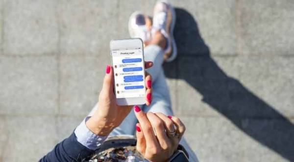 الأردن.. عقوبة مشددة بحق فتاة وشاب ابتزا موظف توصيل