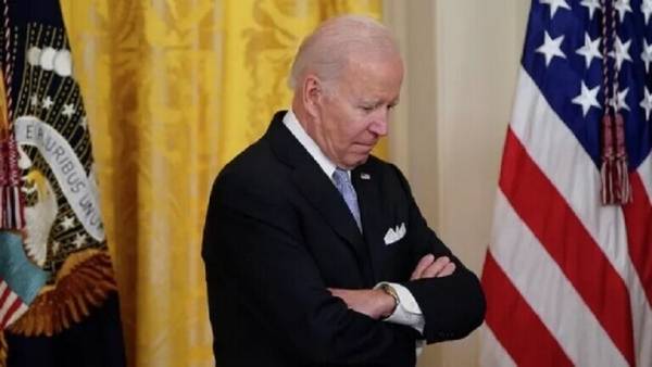 استحمت مع والدها.. مذكرات ابنة بايدن تثير جدلا واسعا