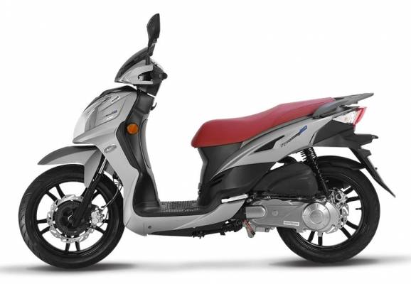 الداخلية تشكل لجنة لتسهيل شروط اقتناء السكوترات