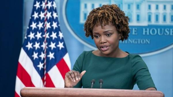 المتحدثة باسم البيت الأبيض: بايدن يفعل كل ما بوسعه كي يزيد من معاناة الأمريكيين