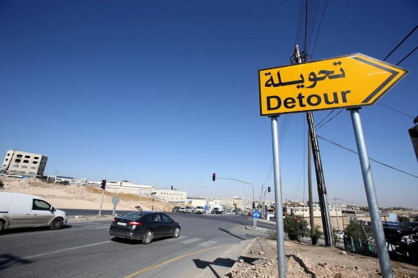 إغلاق مؤقت وتحويلات مرورية على أوتوستراد عمان – الزرقاء الجمعة