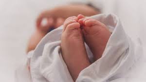 ولادة طفلة عراقية ب 24 إصبعًا