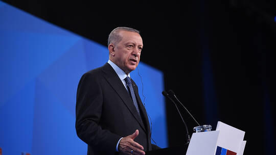 وزير تركي: أردوغان مصارع لا يهزم