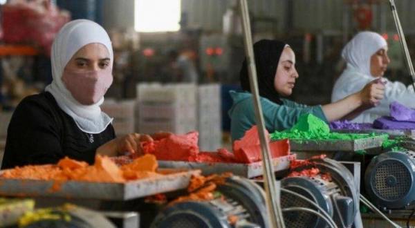 أردني يحقق أرباحا من تصدير الطباشير