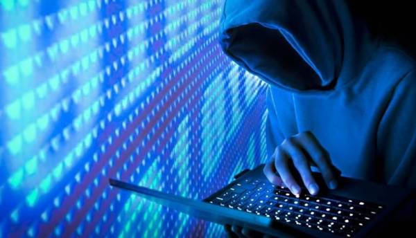 العصفور المفترس تُربك إيران .. قراصنة احترافيون برعاية إسرائيلية؟