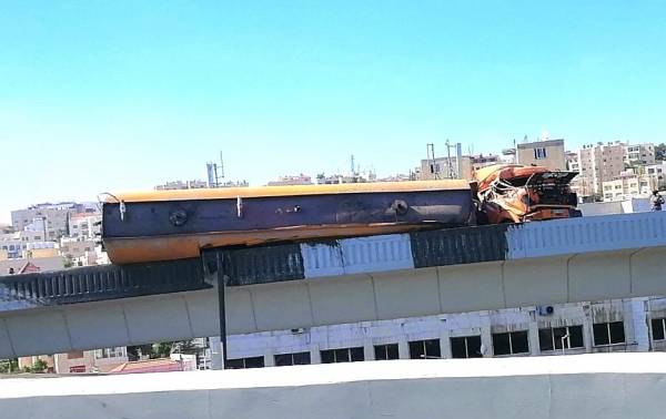 إسناد 4 تهم لسائق صهريج جسر المدينة