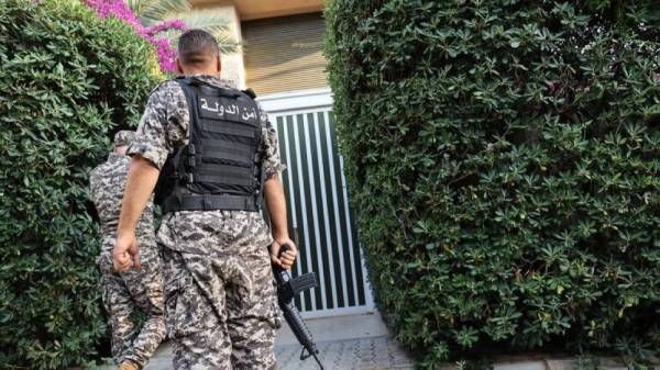 أمن الدولة يداهم منزل حاكم مصرف لبنان في الرابية