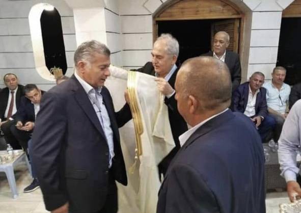 عبد الحليم نجل مروان الحمود يرتدي عباءة الشيخة بحضور وجهاء السلط والبلقاء