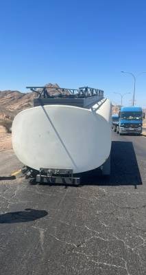 انفصال صهريج بنزين عن رأس شاحنته في العقبة