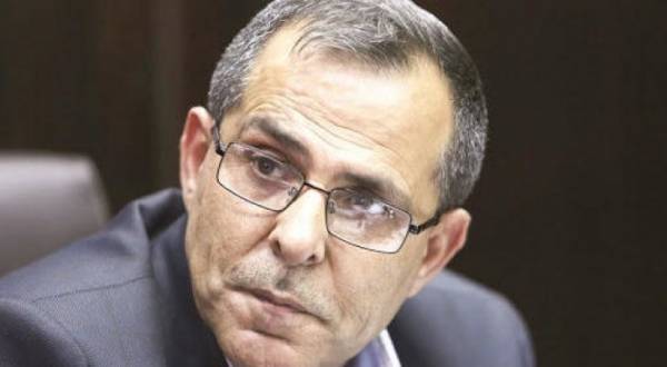 العين هايل عبيدات يكتب: ما بين دبلوماسية اللقاحات ومنجل القمح