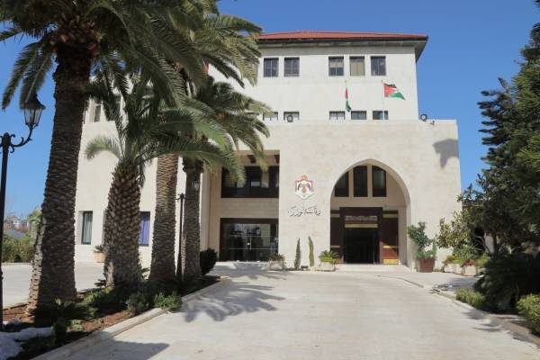 اقتراح بمنع الوزير المنهى خدماته من ممارسة الأعمال التجارية لـ 3 سنوات