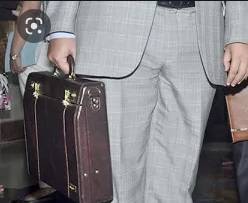 تحت القبة.. نائب يصف حقيبة العسعس الشخصية بــ شنطة المطهر!