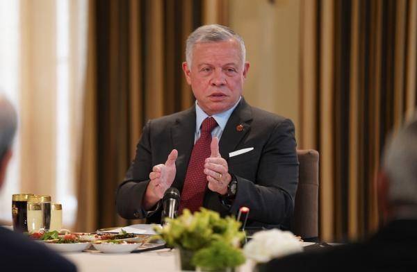 رؤساء الجامعات على طاولة الملك..