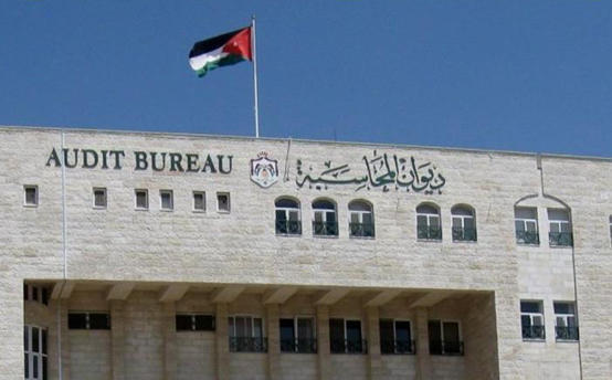 توصية باسترداد مبلغ مالي من وزير اردني سابق