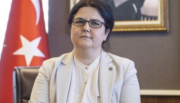 وزيرة تركية تتعهد بإجلاء جميع اللاجئين السوريين خلال سنة