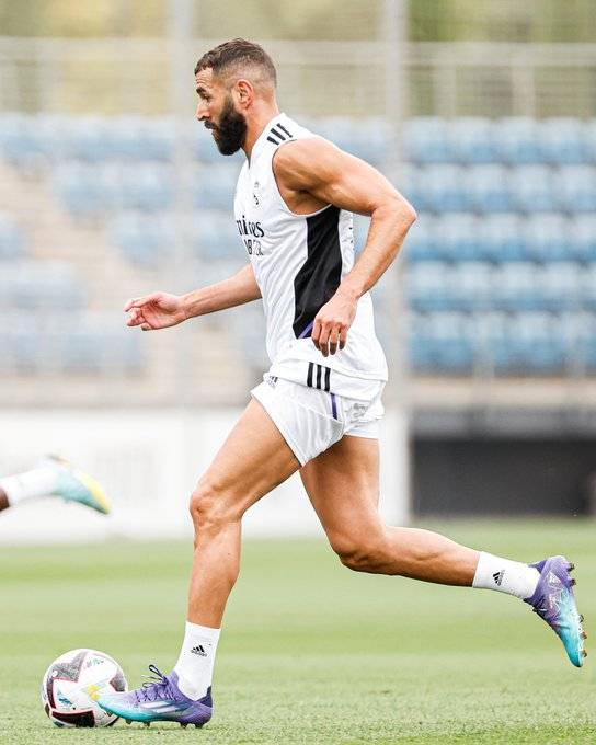 بنزيما يقود التشكيلة المتوقعة لريال مدريد أمام ألميريا