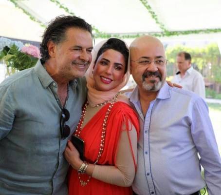 قصة الصور التي أغضبت العراقيين من لقاء سفير بغداد وزوجته مع راغب علامة في الاردن