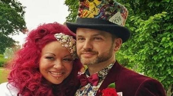 تتزوج من نفس الرجل كل 5 سنوات خوفاً من فقدان ذكرياتها