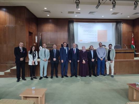 نور المال في فعاليات اليوم الوظيفي الذي نظمته جامعة اليرموك