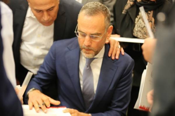 موسى الساكت يوثق صُنع في الادن في كتاب بمشاركة كل القطاعات .. شاهد الصور