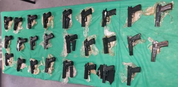 الإحتلال يعلن إحباط تهريب أسلحة من الأردن