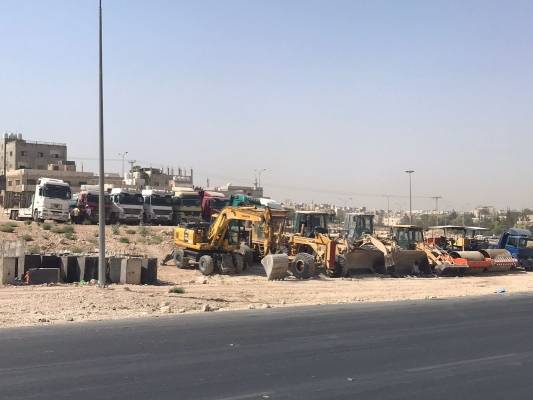 شلل تام يصيب مشروع الباص السريع في الزرقاء .. والشركات المنفذة توضح الأسباب