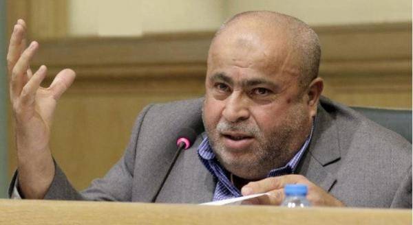 خليل عطية يسأل الخصاونة: اين اعتراض هيئة الطيران على مطار رامون.. زودني بصورة عنها