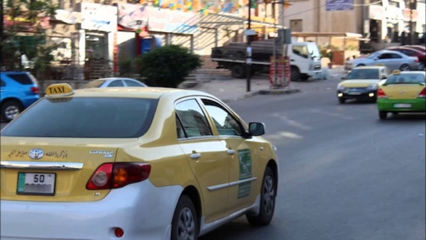 أبو حيدر: يومية سائق التاكسي 5 دنانير.. والسرفيس 10