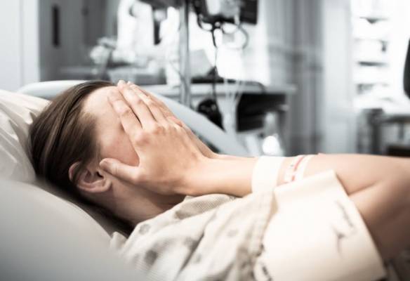 يفحص السيدات.. منتحل صفة طبيب في الزرقاء يقع بشر أعماله