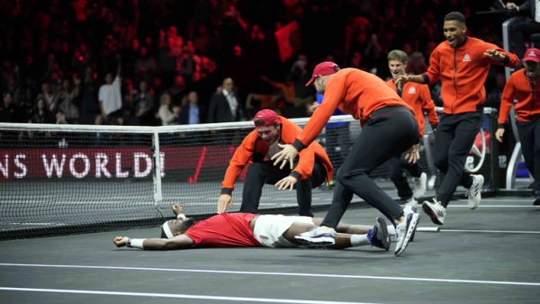 فريق العالم يهزم فريق أوروبا ويتوج بكأس ليفر